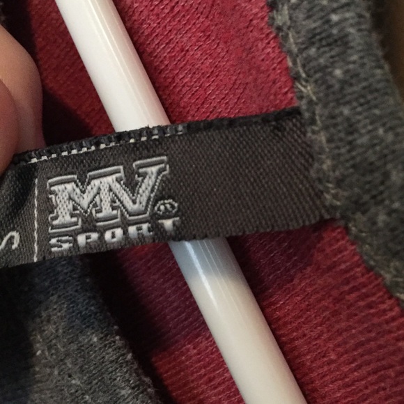 A long sleeve shirt - Picture 4 of 5